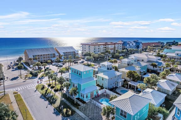 Crystal Playa | Private Pool & Carriage House